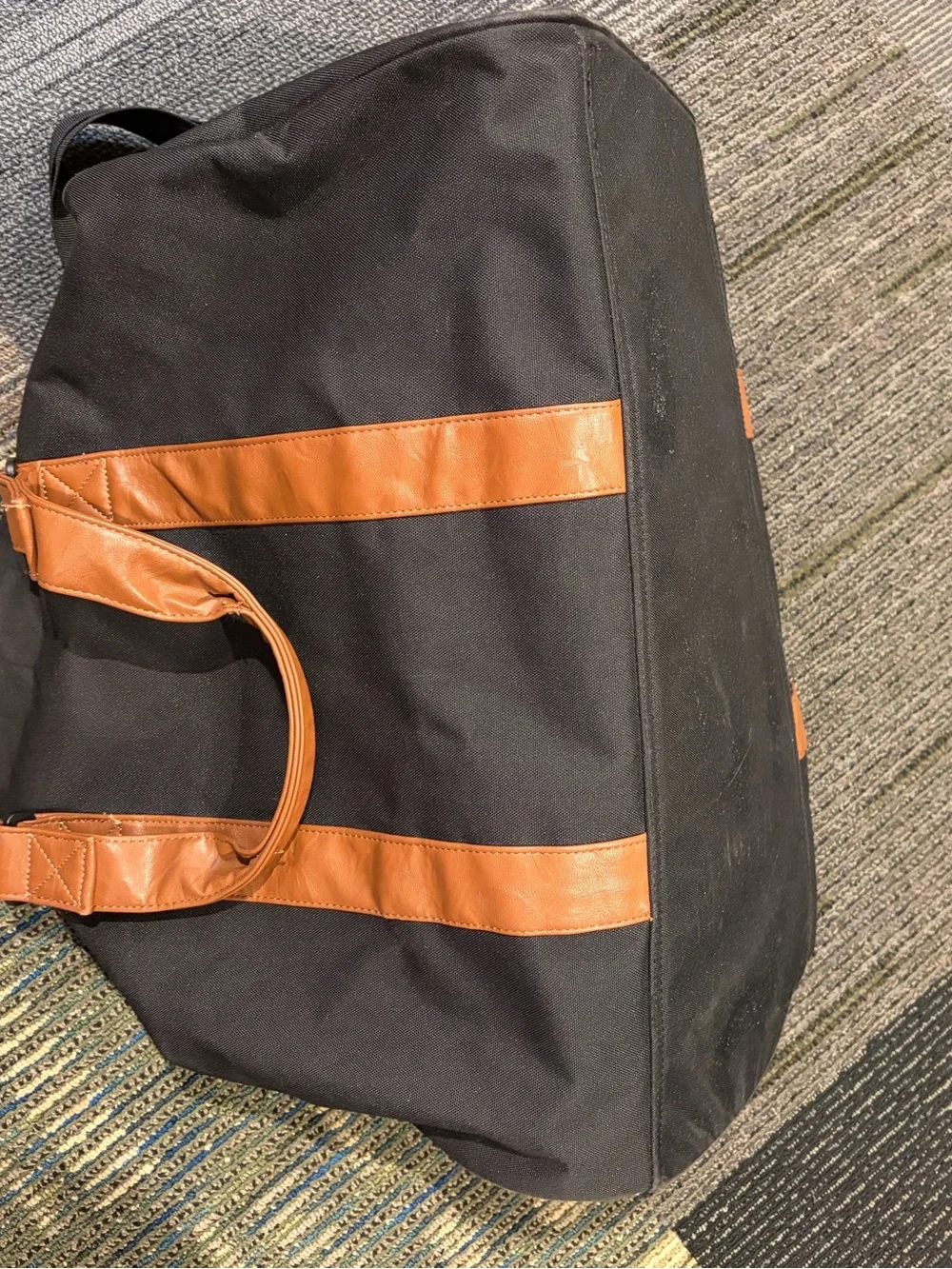 Herschel Duffel Bag,gently used, clean!